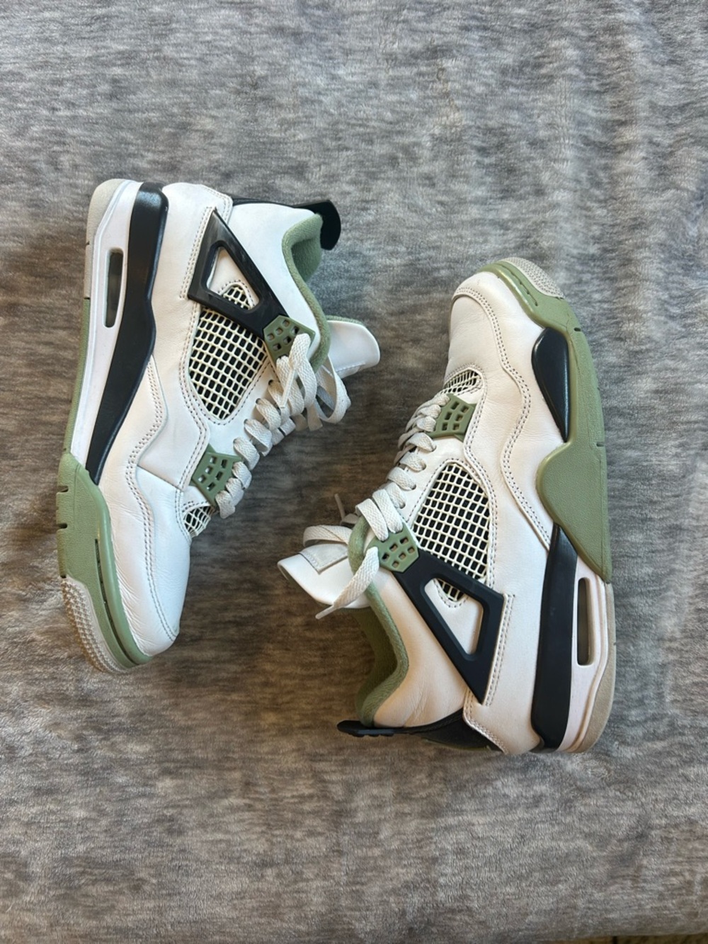 Woman’s air jordan 4 retro ‘seafoam’